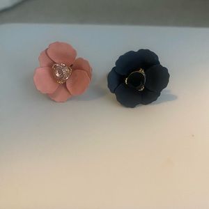 3 item bundle for $15✨create your bundle and send 🩷 Flower rings